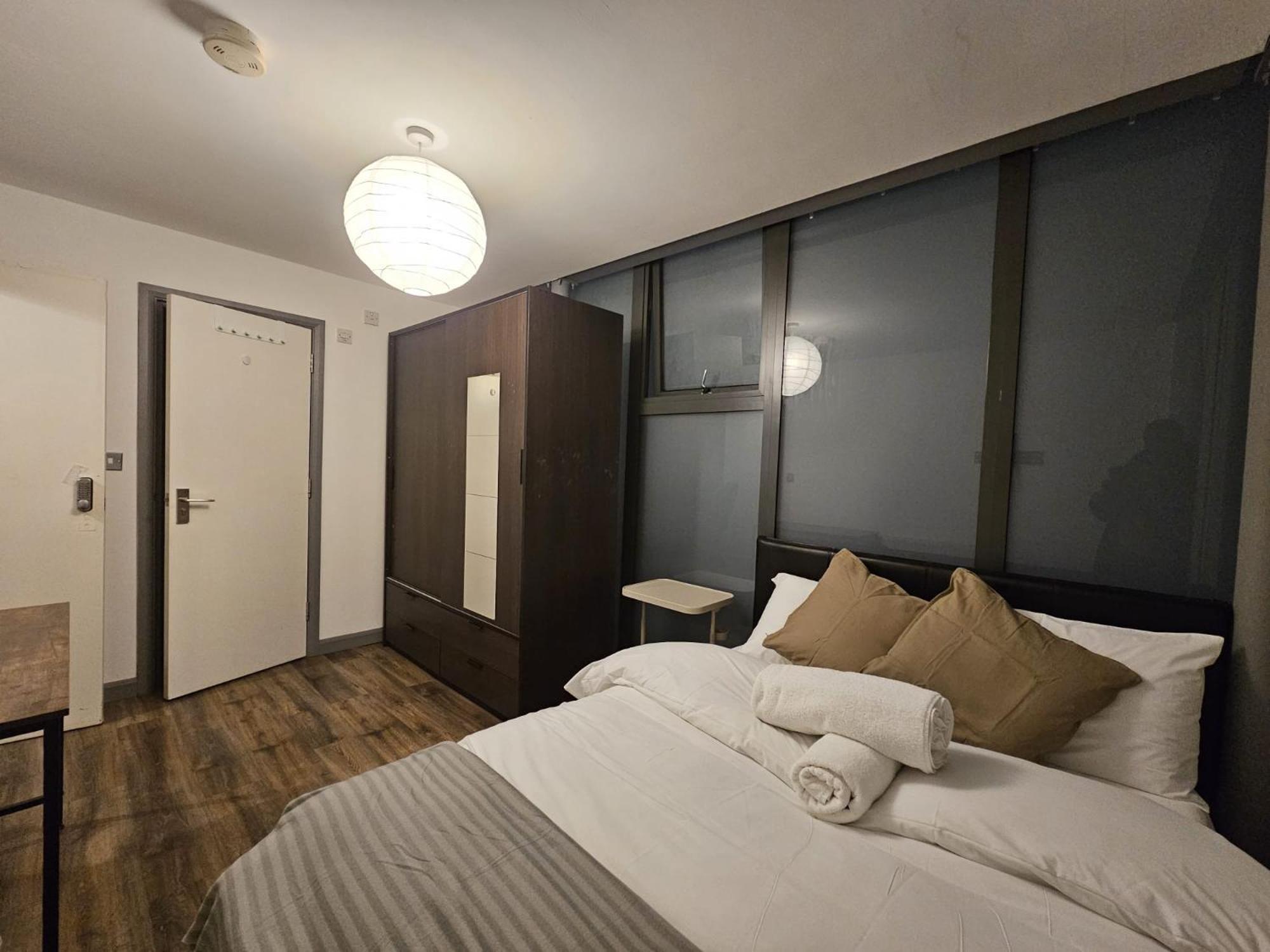 Penthouse - Whitechapel Guest house London